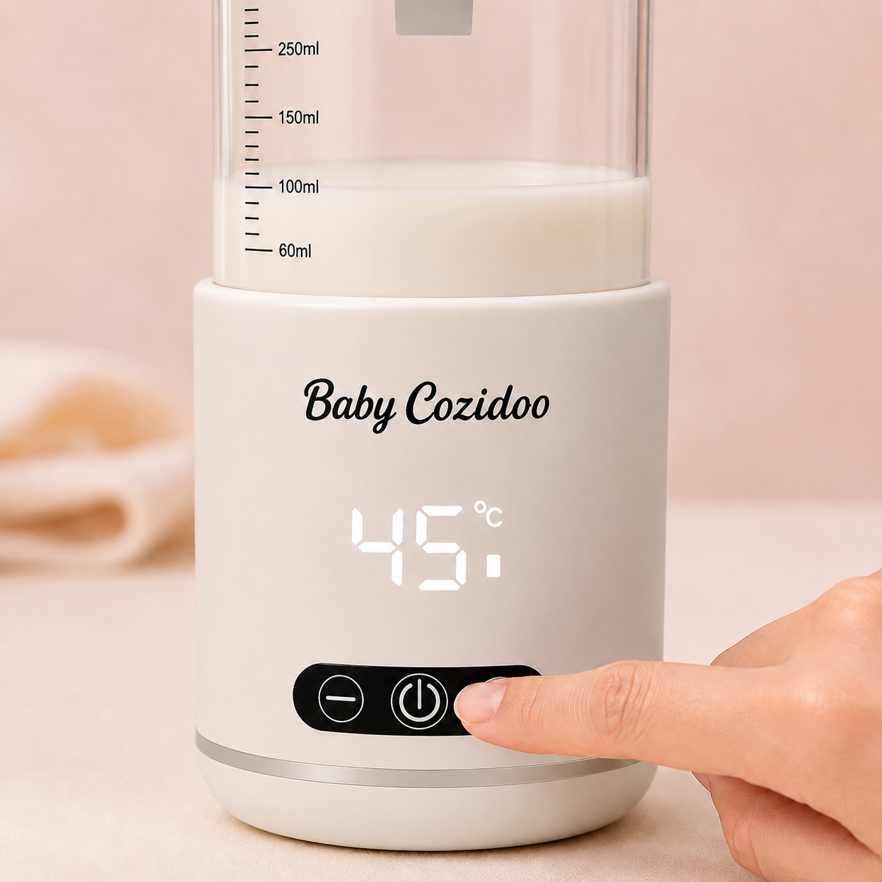 Temperatur am BabyCozidoo Flaschenwärmer PRO3 wählen – LED zeigt präzise 45 °C